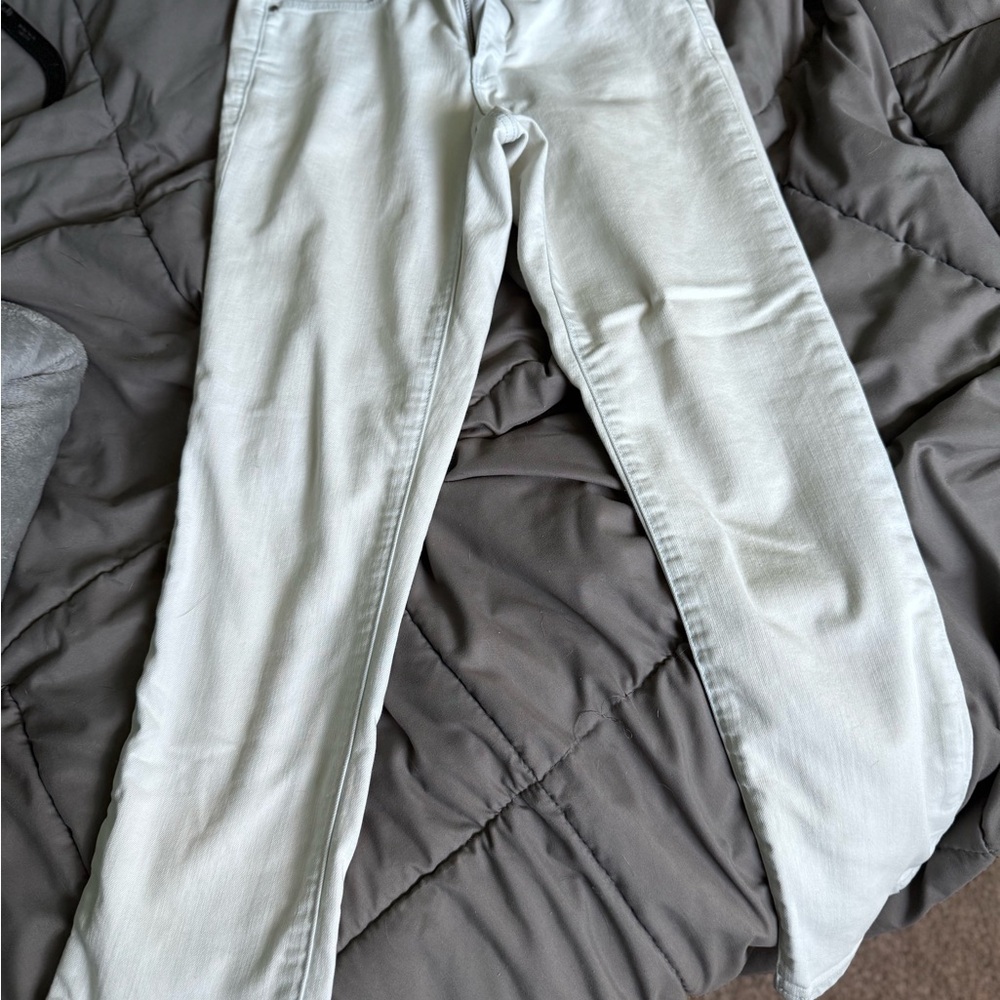 Athleta Light wash denim jeans - Versatile Everyday Wear